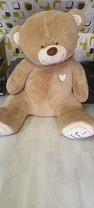 Urs de plus mărimea XXL
