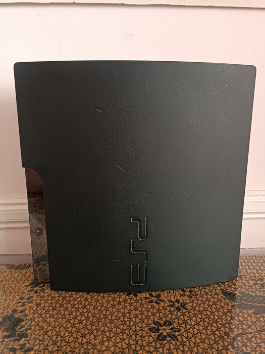 Playstation Slim 3 sotiladi