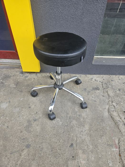 Scaun cu sa fără spătar  reglabil