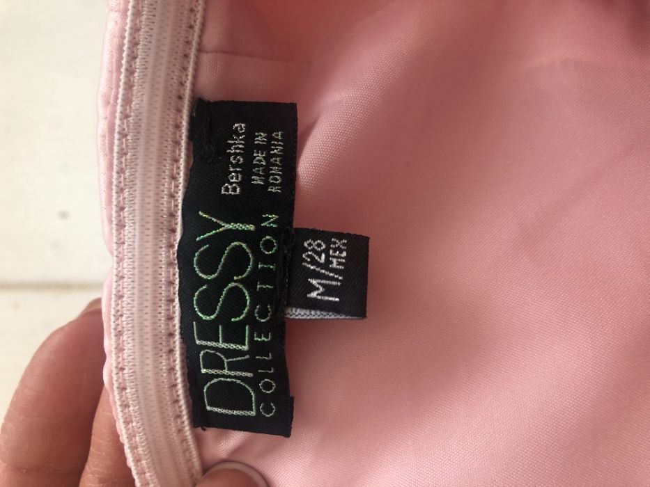 Официална розова сатенена бална рокля Bershka Dressy