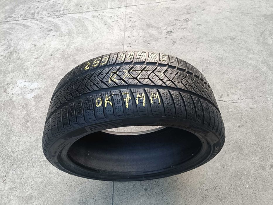 O anvelopa iarna 255 35 19 pirelli sottozero run flat profil 7 mm