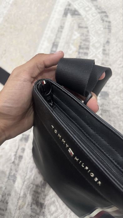 Tommy барсетка оригинал срочно