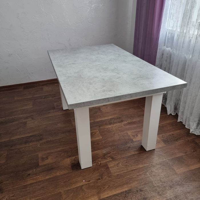 Стол.продам срочно.