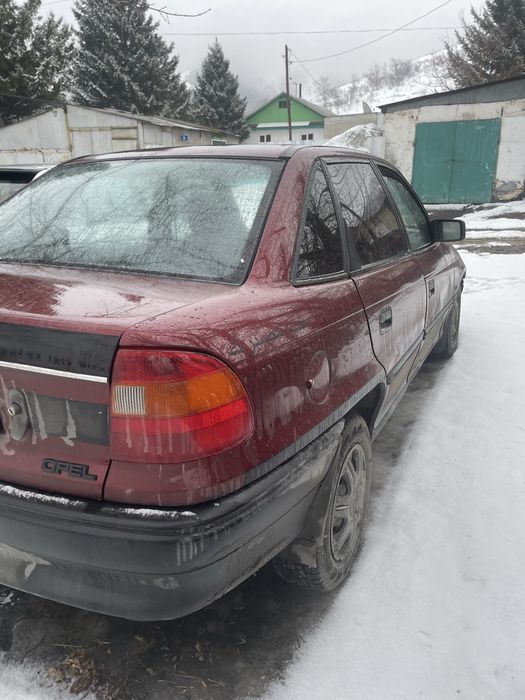 Продам машину opel astra
