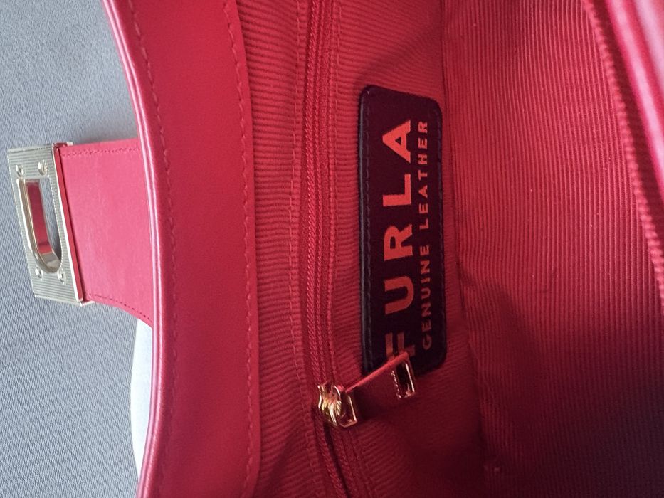Червена Чанта на Furla