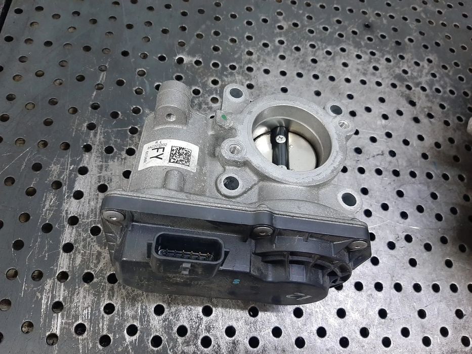 clapeta acceleratie 0.9 tce h4bb408 renault captur renault clio 4 h8201171233 161206038r