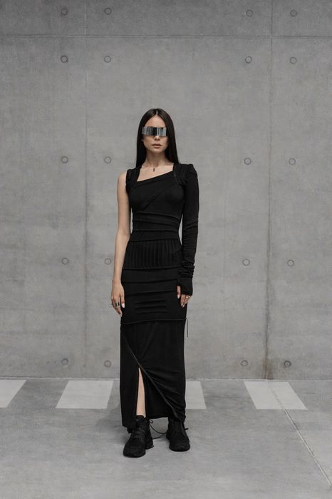 Платье дизайнерское Junus Coban в черном цвете