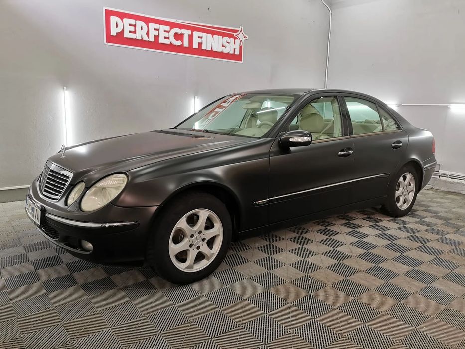 Mercedes-Benz E Masina este intr-o stare foarte buna de functionare.