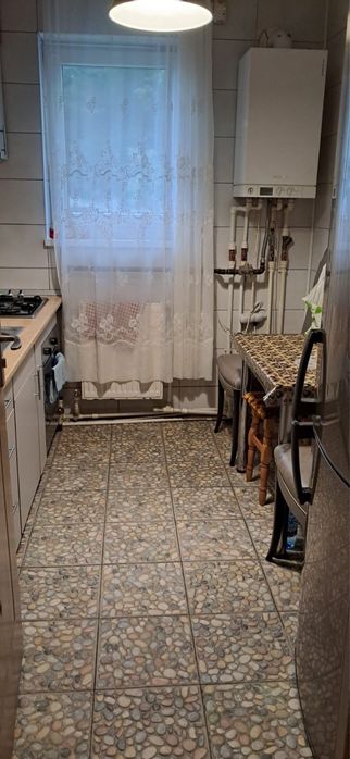 Inchiriez apartament