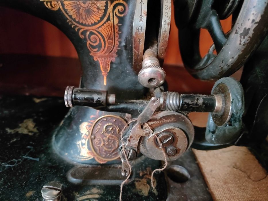 Старинна шевна машина