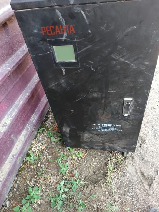 Продам стабилизатор напряжения ресанта.
