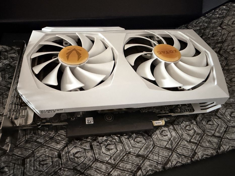 Nvidia rtx 3070 zotac twin edge oc white