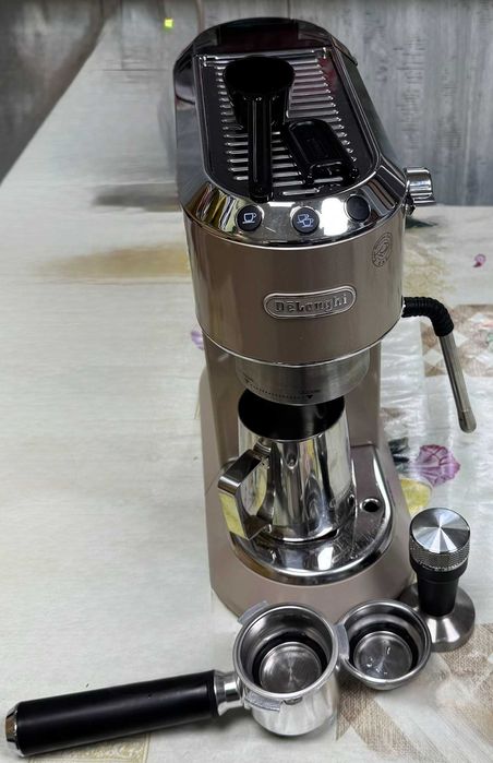 Кафемашина De'Longhi Dedica EC885