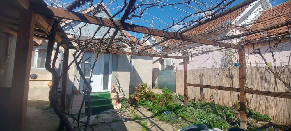 Vând casă în Biharia
