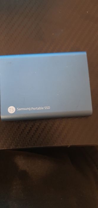 Vând ssd samusng t5 250gb