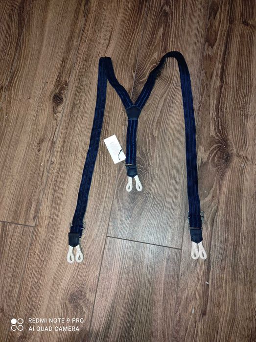 продам школьную форму на мальчика и подтяжки