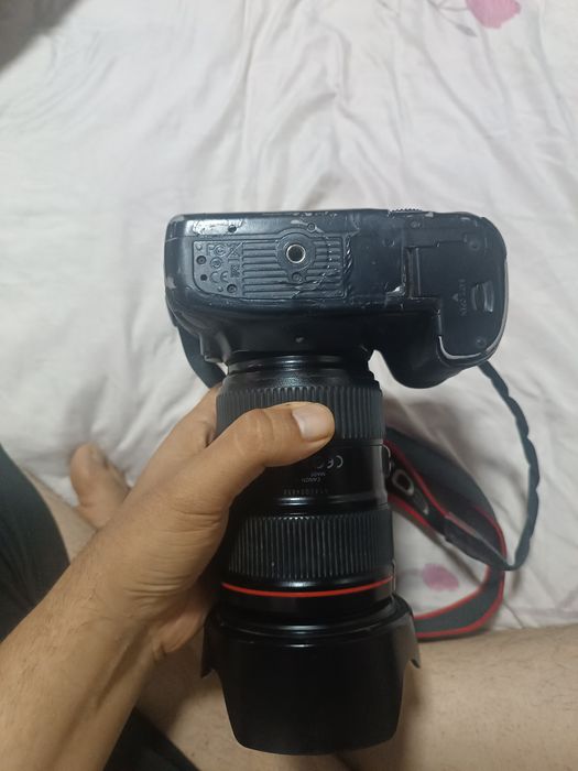 Srochna Canon Mark4 sotiladi