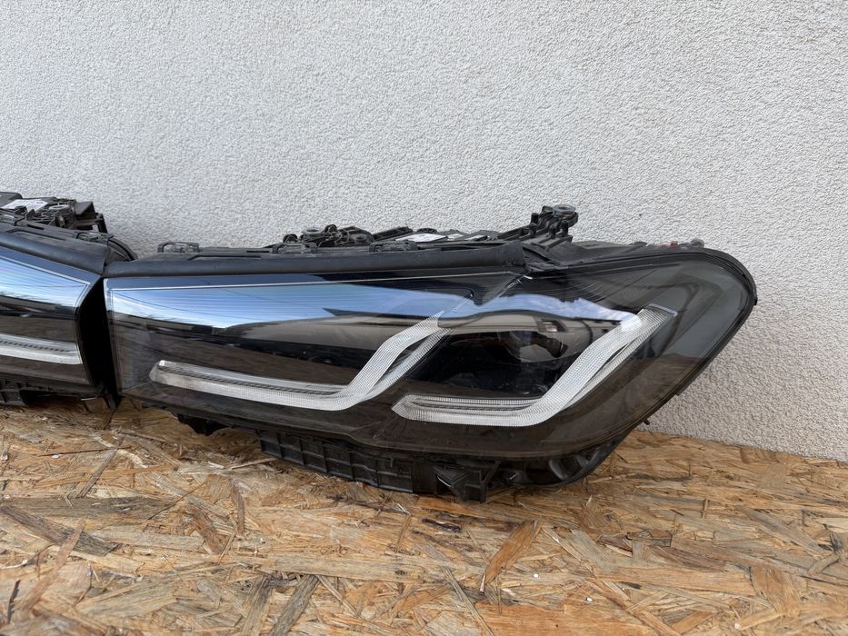 Set far stanga dreapta BMW G30 G31 LCI Facelift Full LED Adaptiv Black