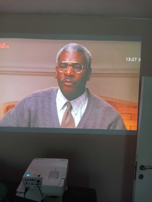 Ултра късофокусен проектор NEC NP-UM301WG