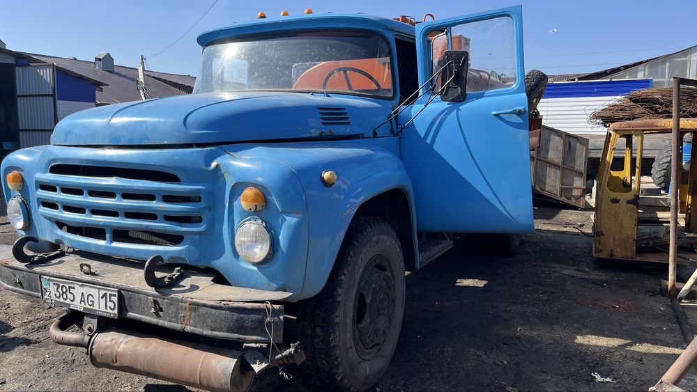 Продам зил заправщик