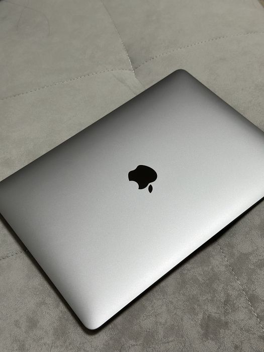 MacBook air 13  2020