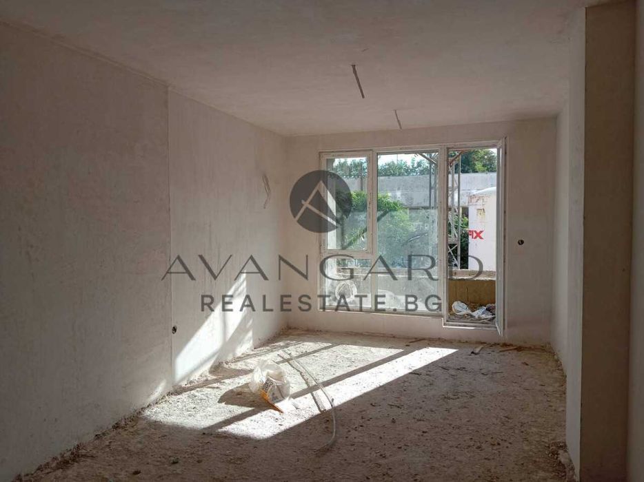 Продава се Двустаен апартамент в Пловдив, Кършияка - 72 кв.м за 784 €/кв.м - Снимка #2