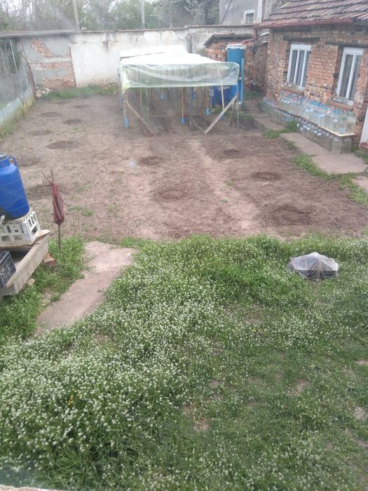 Удобен имот за работещи и пенсионери на близо и ЖП гарата в Телиш