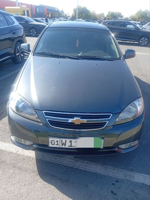 Gentra sotiladi 3 pozitsiya avtomat sotiladi