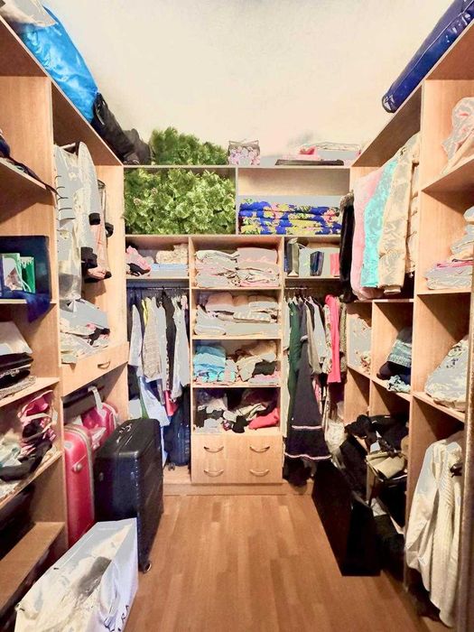 4-к Продам в центре!  Кенесары/Сарыарка