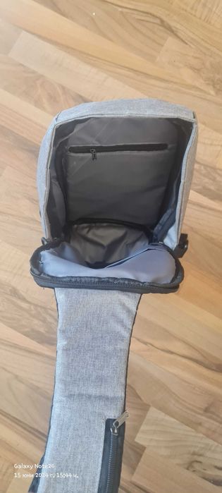 Раница сиво и черно