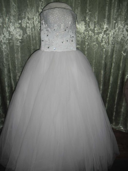 продам  красивое свадебное платье