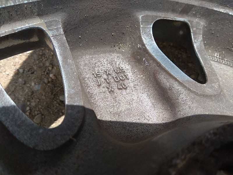 Продам оригинальные легкосплавные диски R15