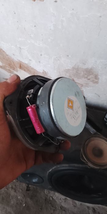 Продам колонки саббуфер