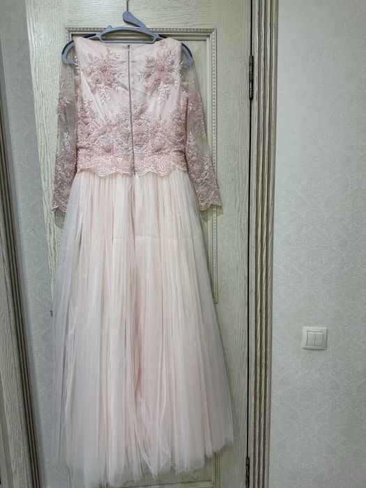 Платье вечернее нарядное