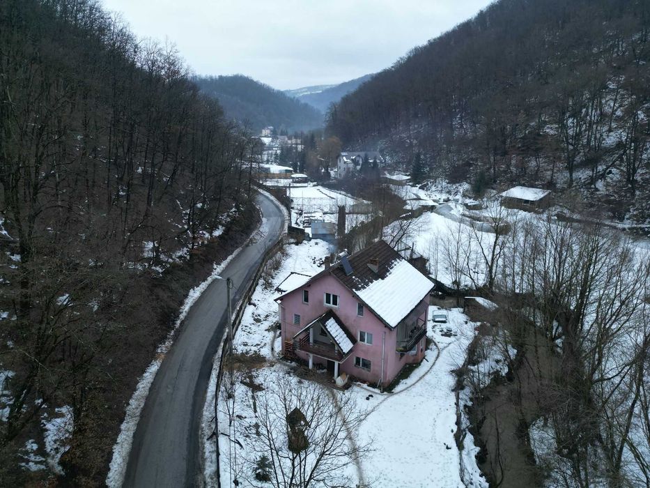 De vanzare ! Casă spațioasă – 300 mp utili