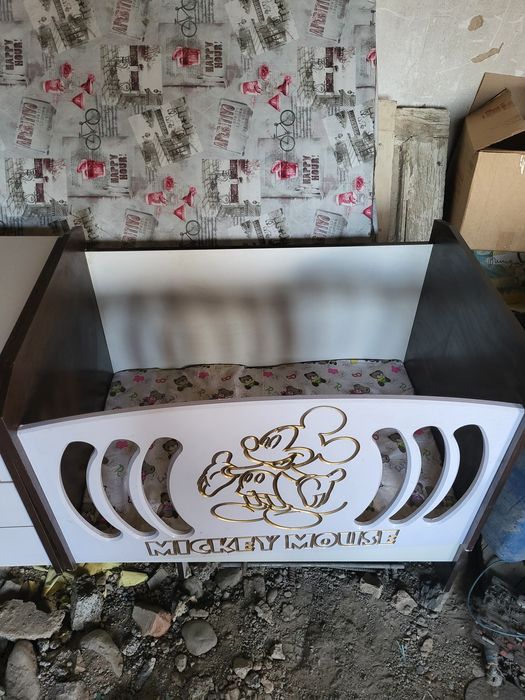 Детская кроватка