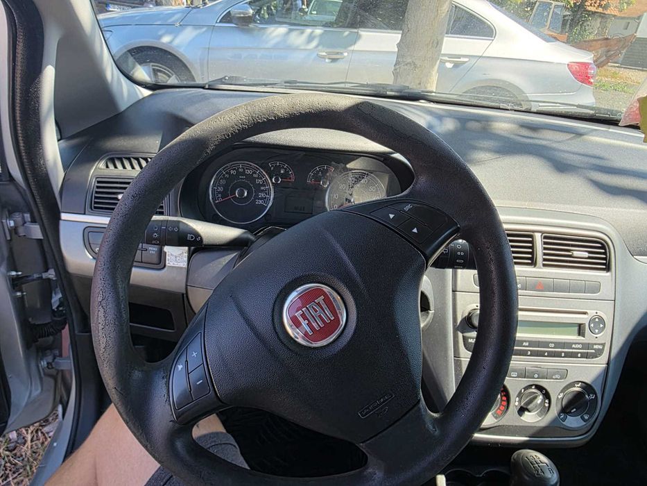 Vand Fiat Grande Punto 2013 164772 km 1.3 benzina TVA deductibil