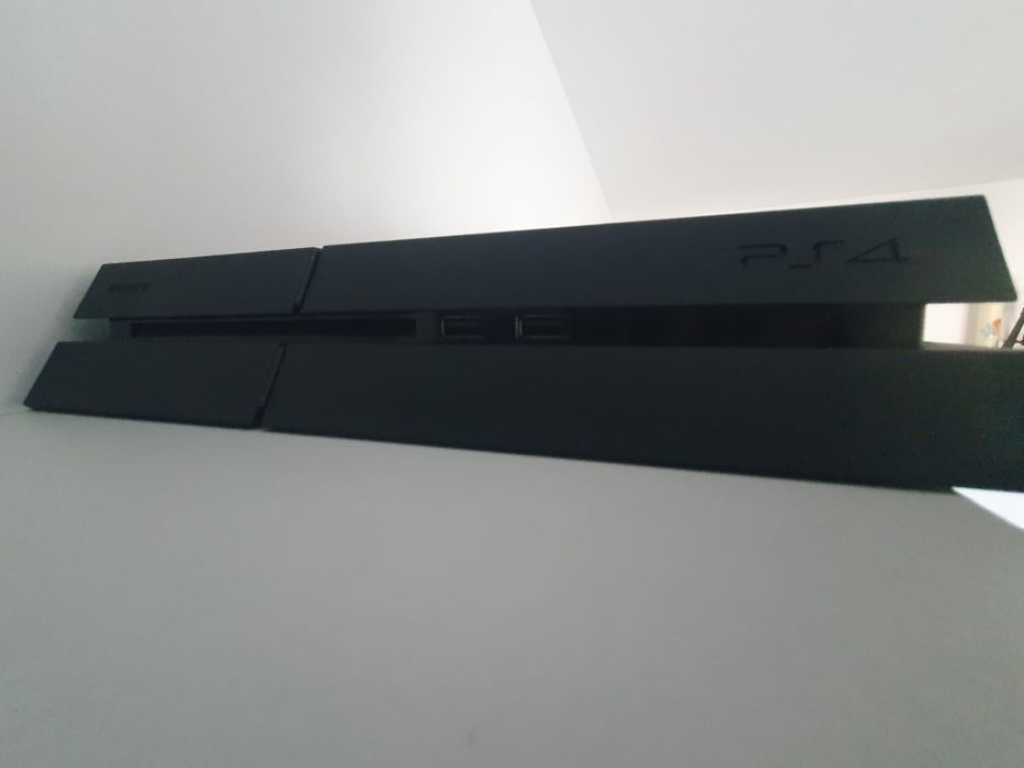 Ps 4 slim in stare foarte buna!