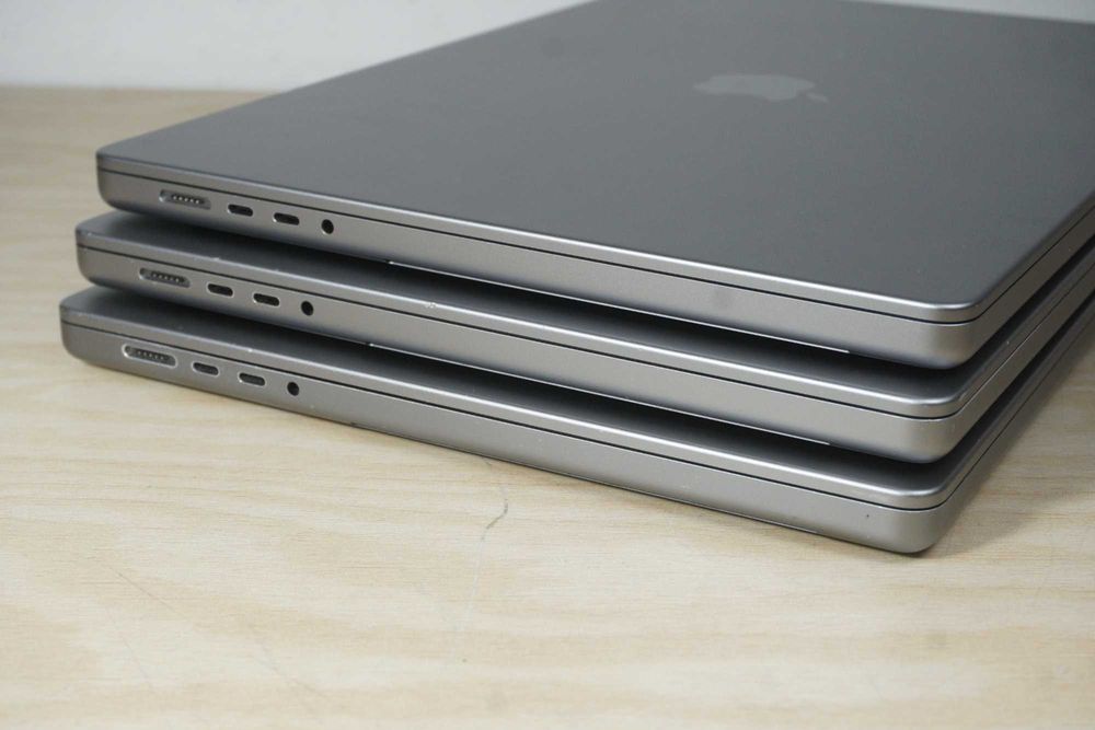 Лаптоп Apple MacBook Pro 16 a2485 - M1 Pro 16GB RAM 512GB SSD 1 година гаранция ДДС