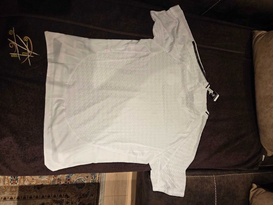 Tricou adidas   xl-xxl nou cu eticheta!