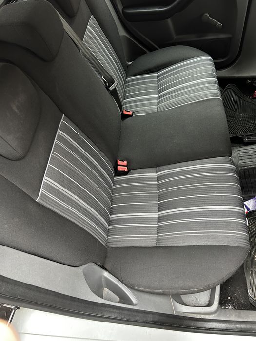 Vand ford focus 2010 pentru dezmembrat