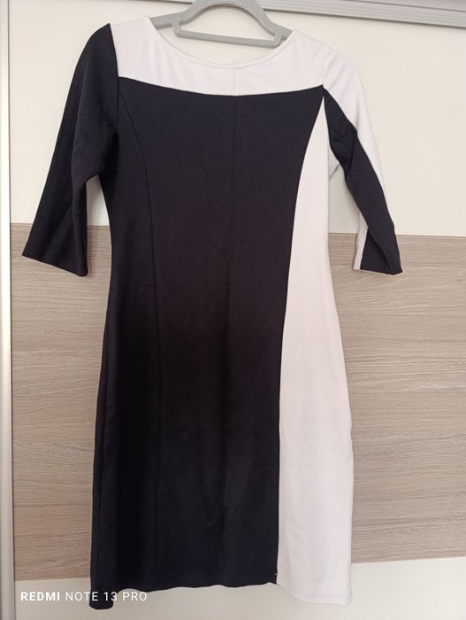 Vând rochie Alb negru