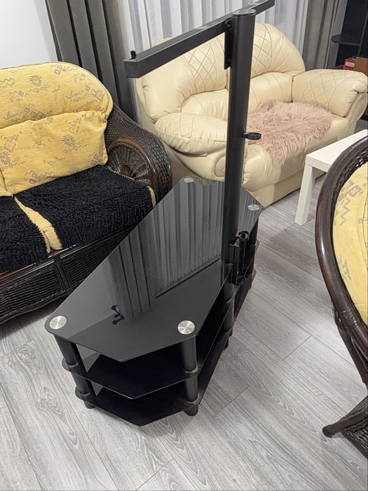 Masa de tv din sticla