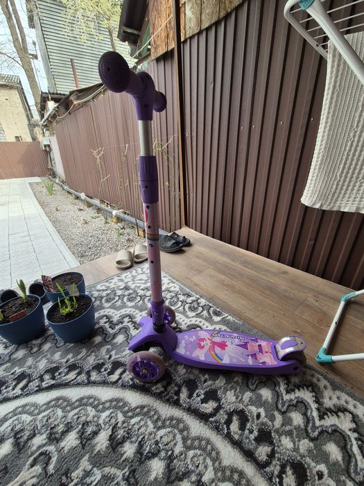 Продам самокат для девочки
