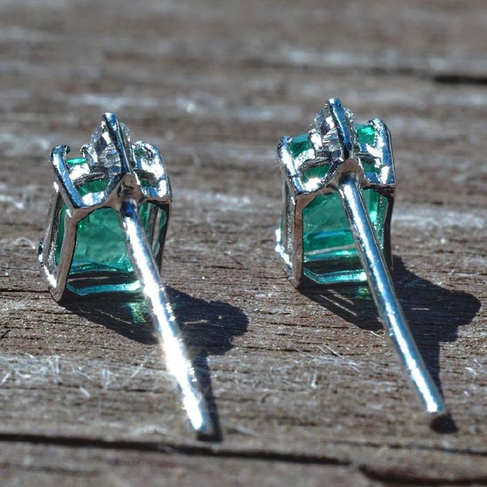 Обеци 18К бяло злато със смарагд и диаманти