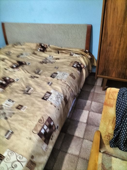 Двуспальная кровать