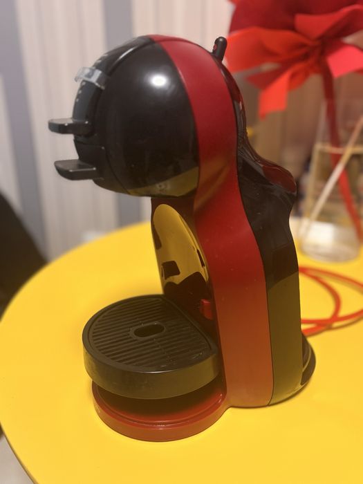Кафемашина на капсули Dolce Gusto