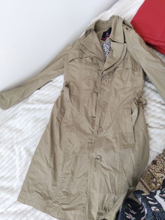 Продам плащ 9000