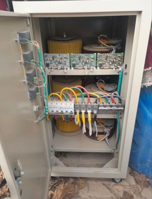 Stablizator ANDELI-60kva 380v