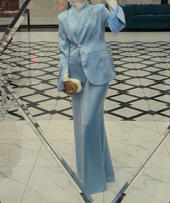 Продается костюм двойка